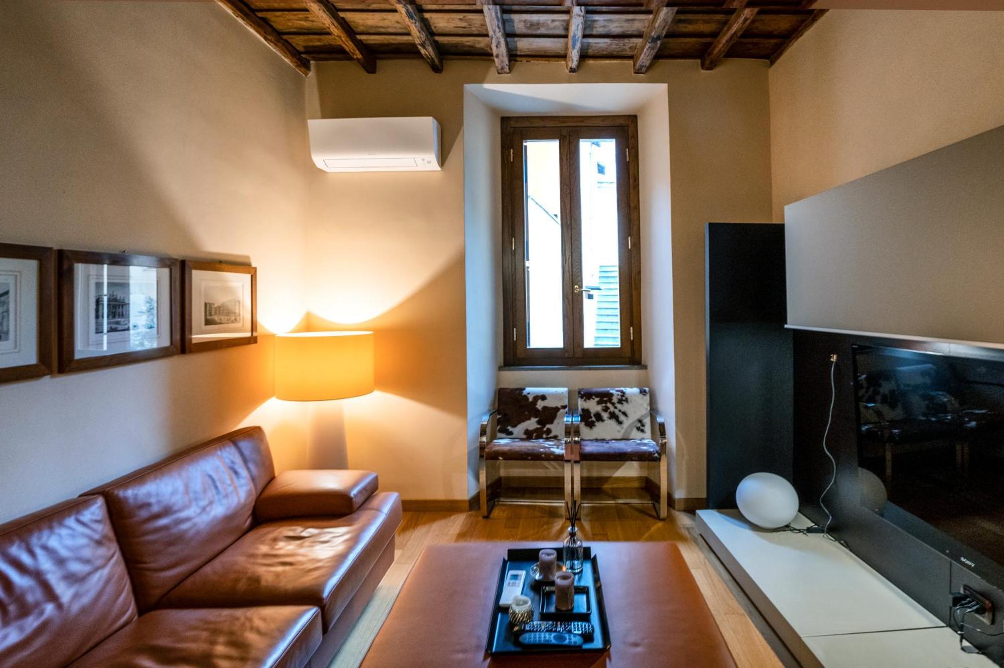 Historic Center Apartment Rom